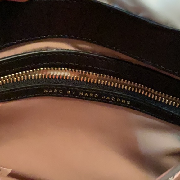 Marc by Marc Jacobs woven crossbody with black leather strap and trim - Picture 10 of 11